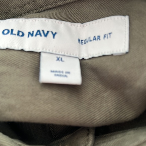 xl mens long sleeve army green shirt  . never worn - Picture 2 of 2